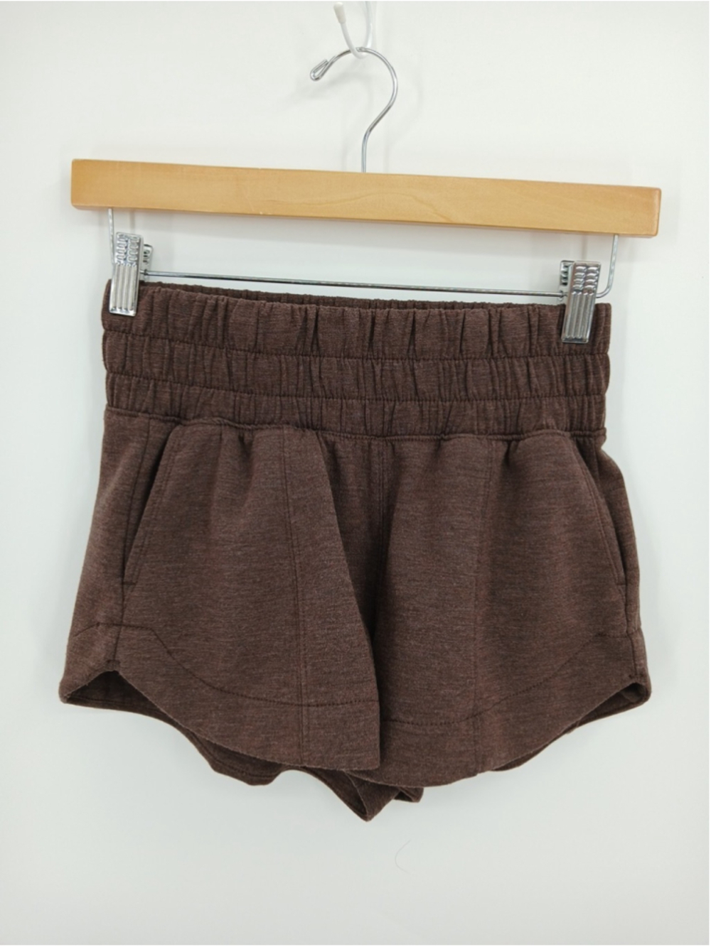 Yogalicious Brown Stretch Waist Scuba Zuri Comfort Athletic Shorts Size XS Yoga